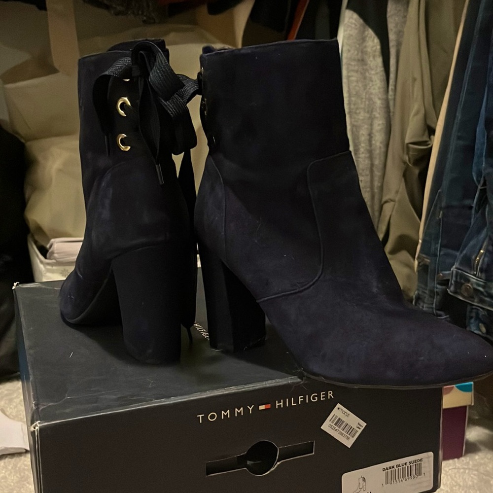 Navy suede Tommy Hilfiger booties